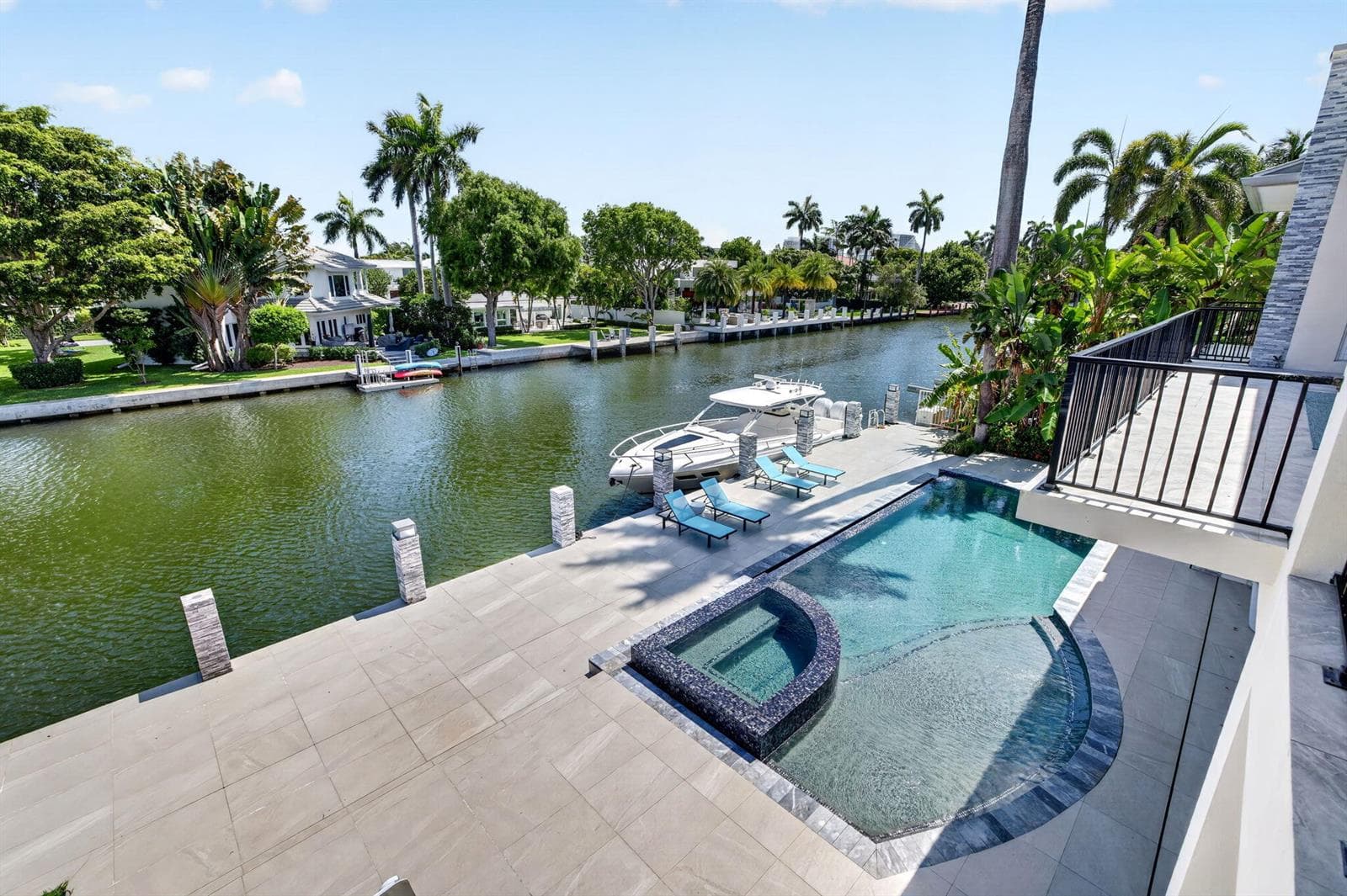 39 Pelican Dr