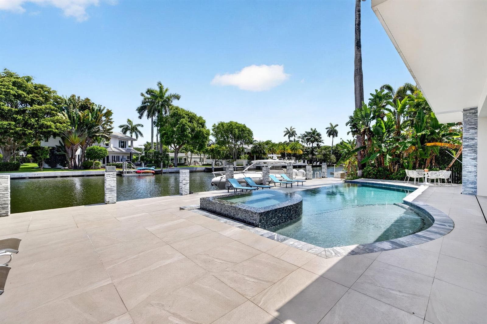 39 Pelican Dr