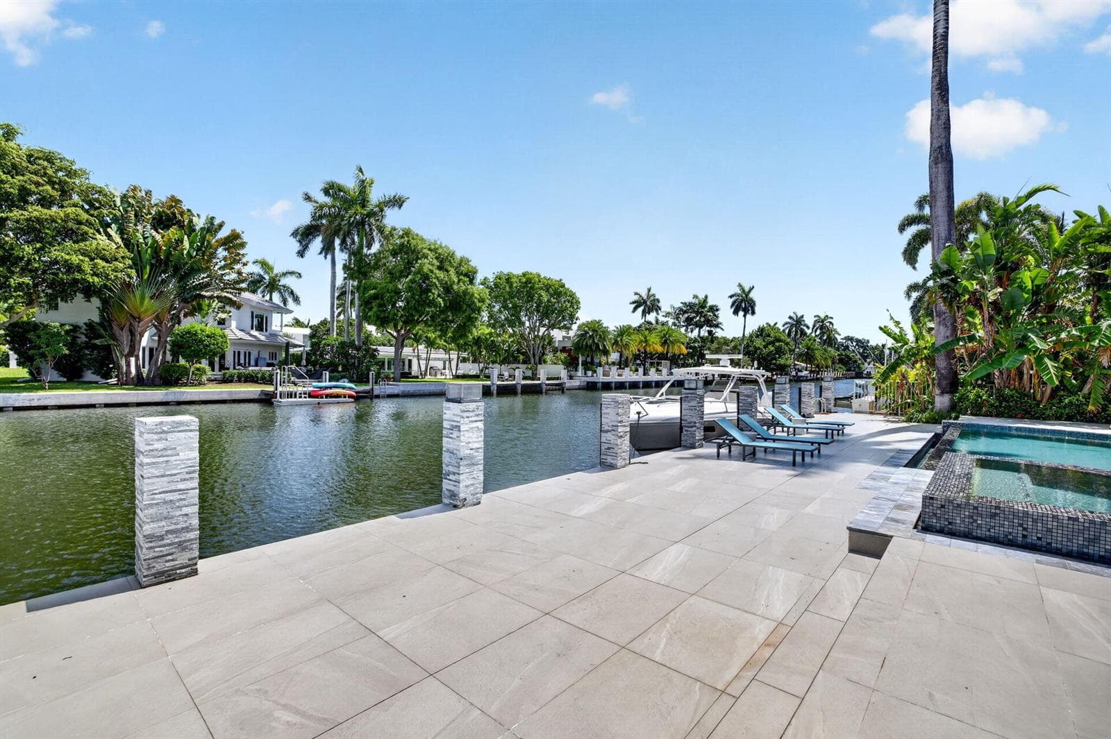 39 Pelican Dr
