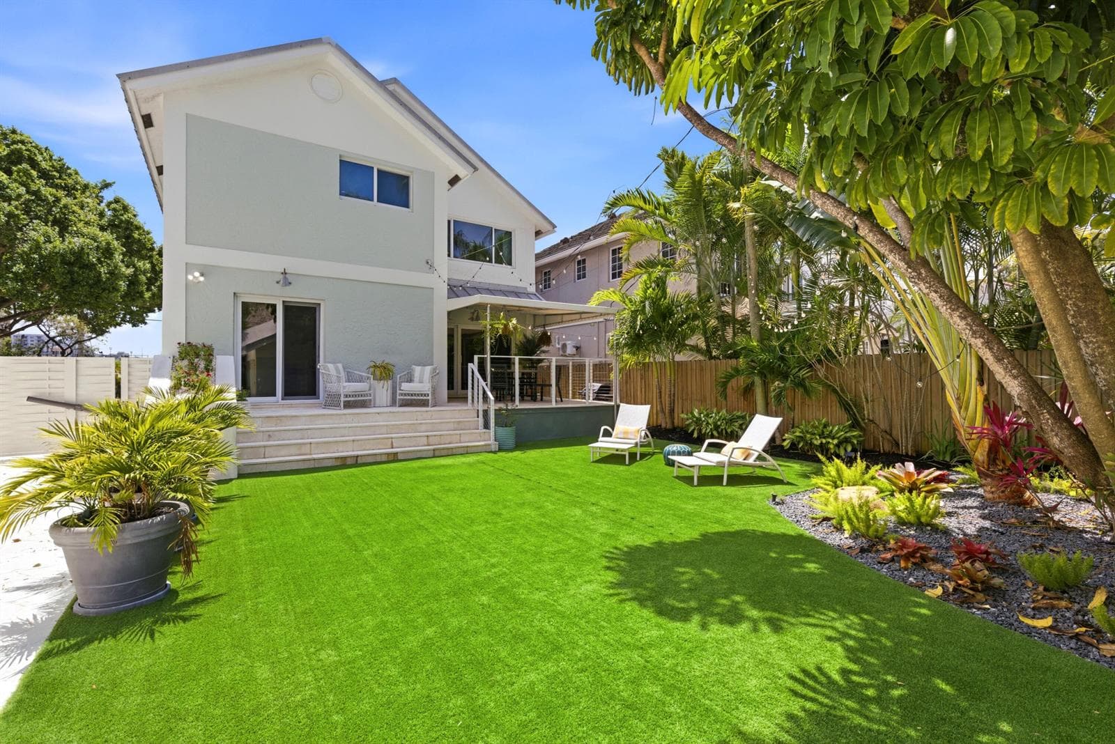 325 SE 26th Ave