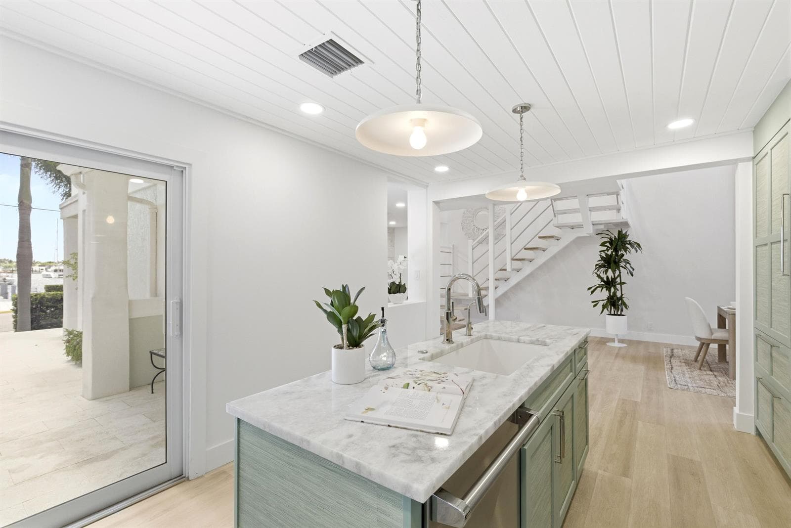 325 SE 26th Ave
