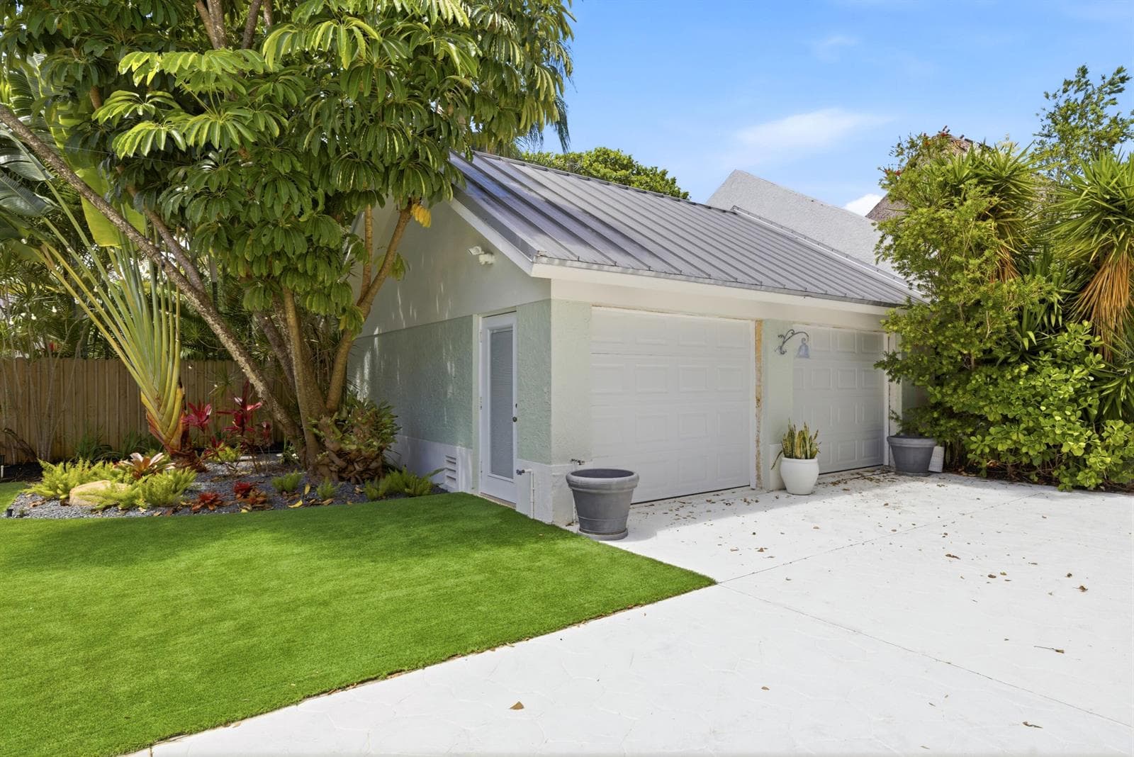 325 SE 26th Ave