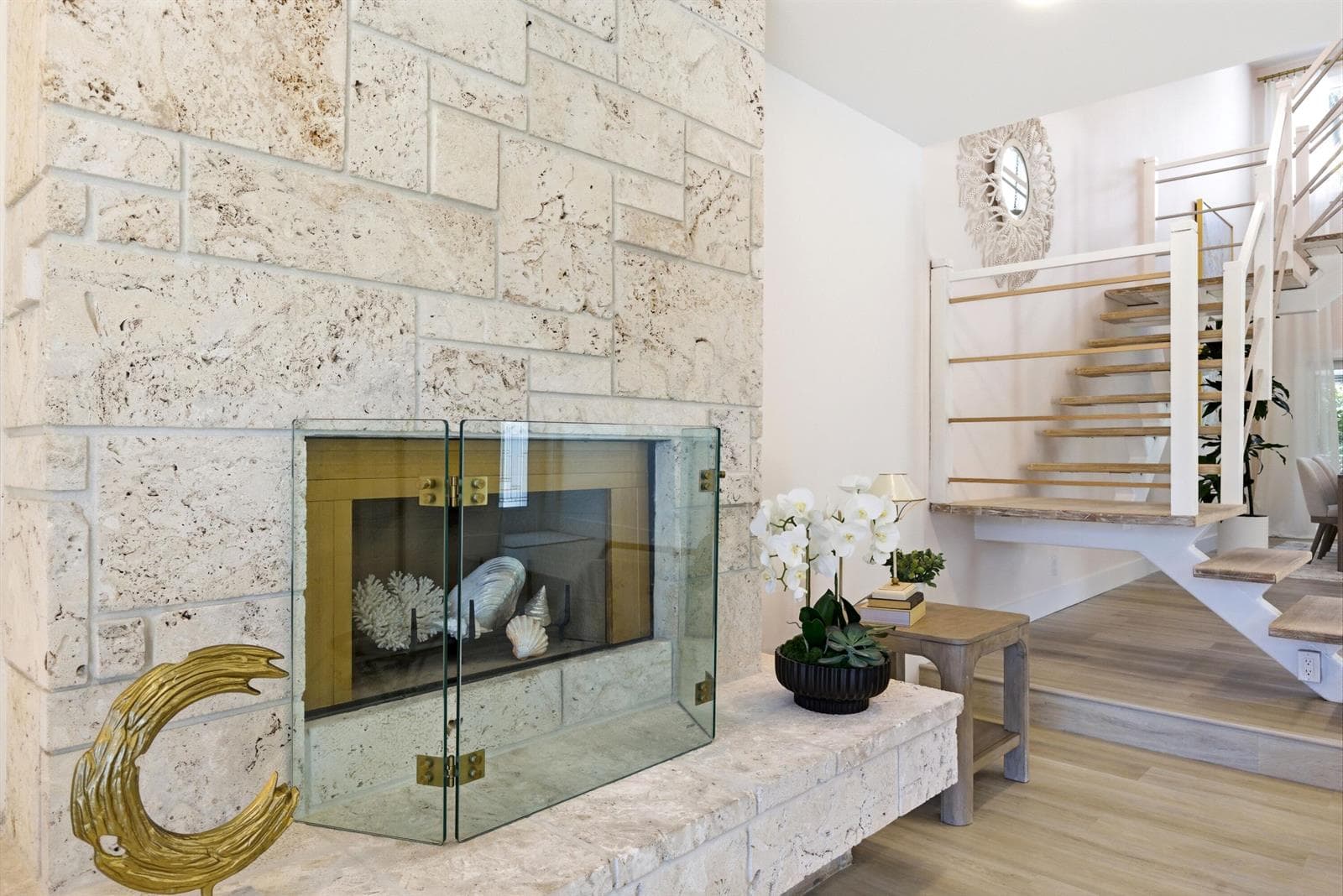 325 SE 26th Ave