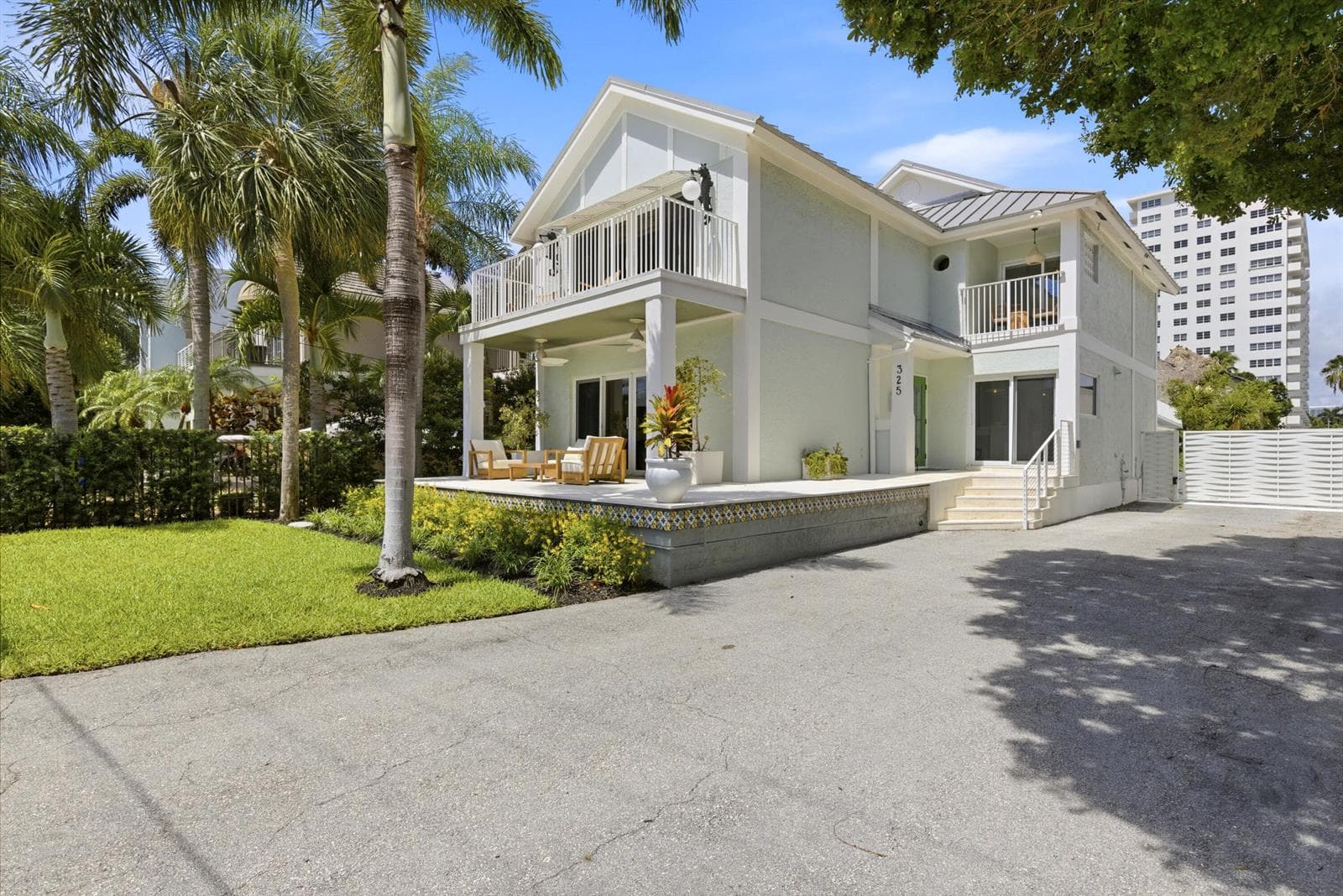 325 SE 26th Ave