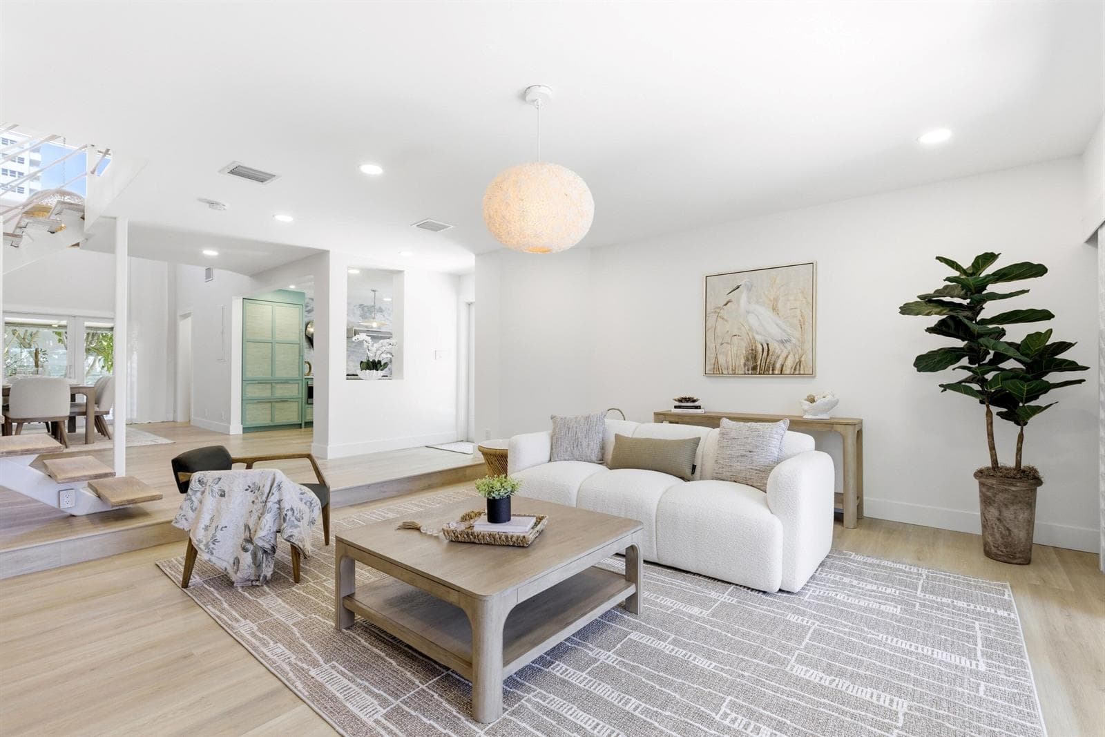 325 SE 26th Ave