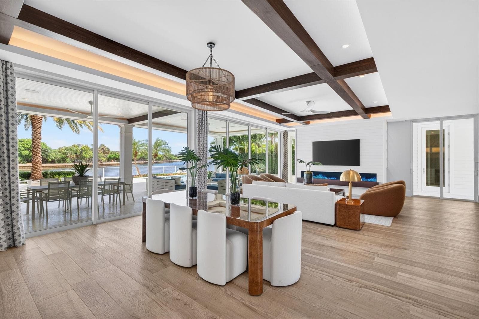 1900 Intracoastal Dr