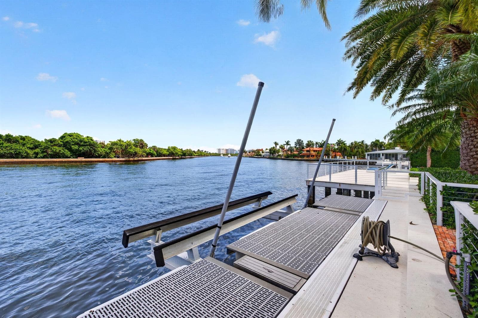 1900 Intracoastal Dr