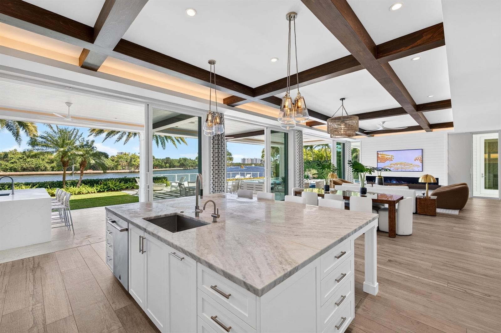 1900 Intracoastal Dr
