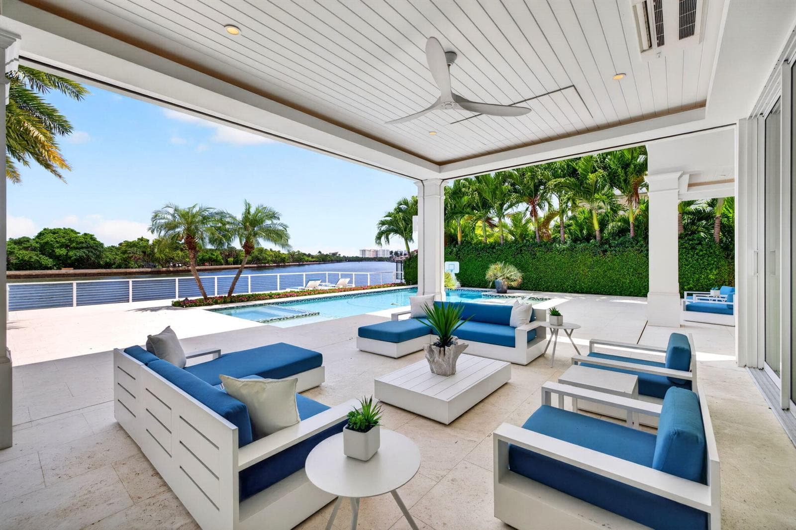 1900 Intracoastal Dr
