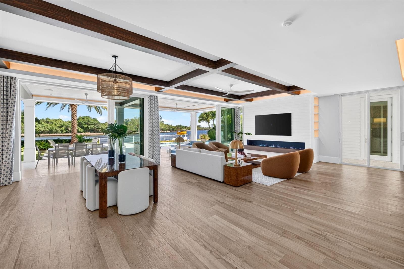 1900 Intracoastal Dr