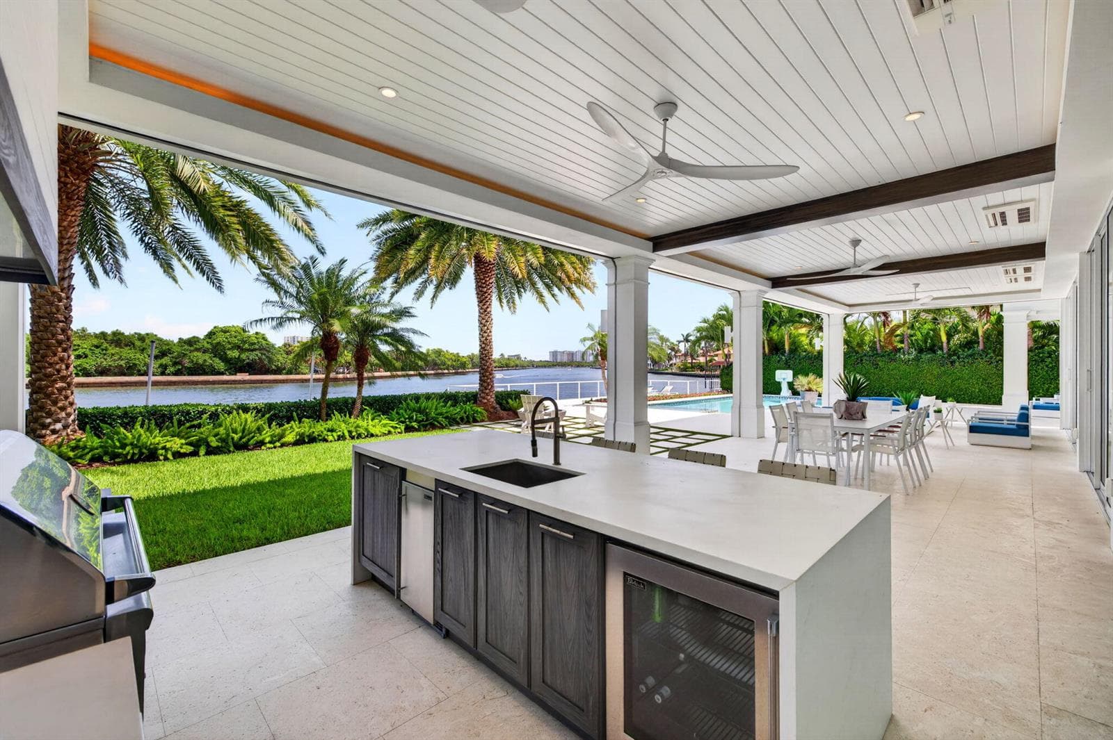1900 Intracoastal Dr