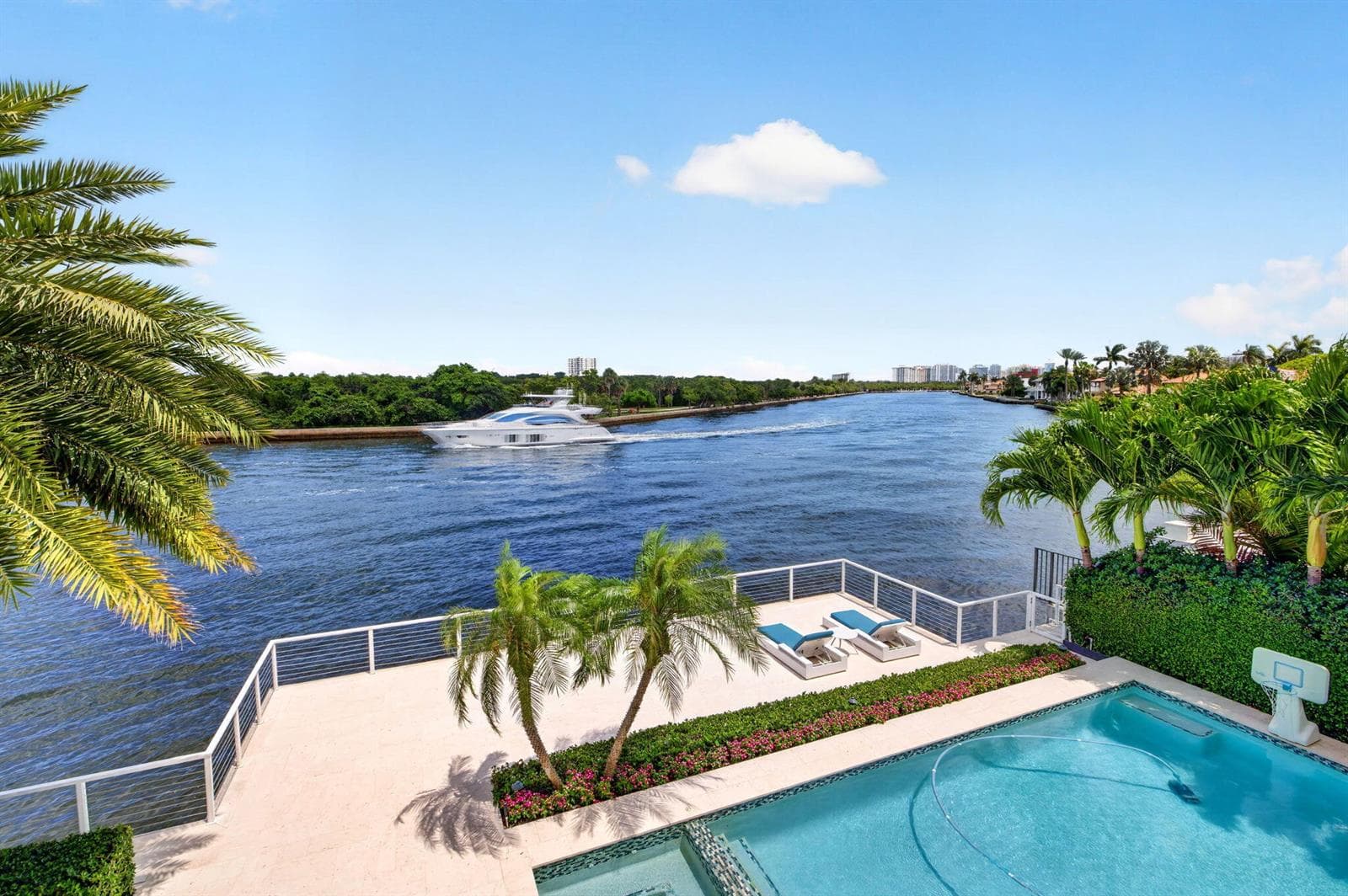1900 Intracoastal Dr
