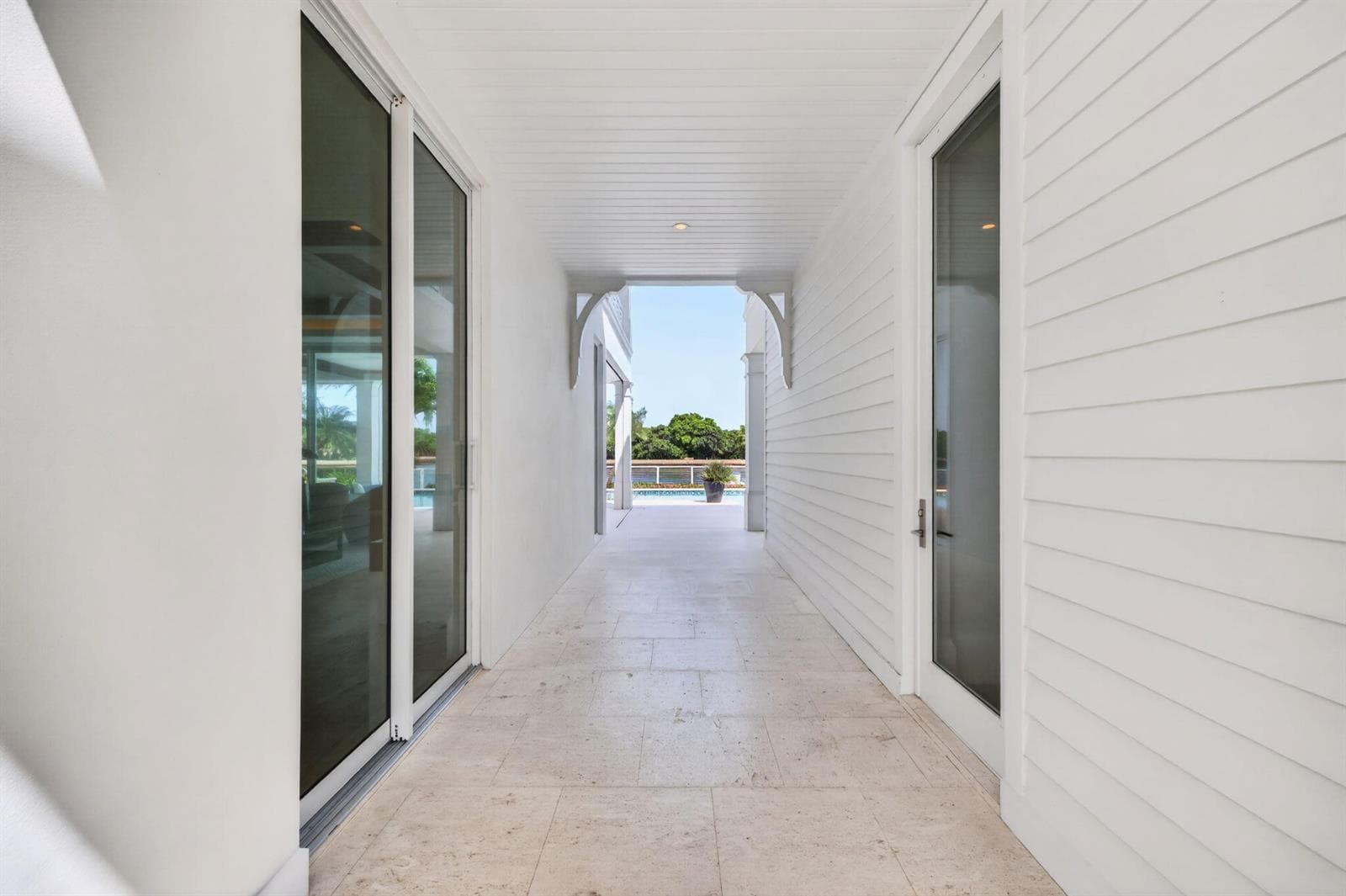 1900 Intracoastal Dr