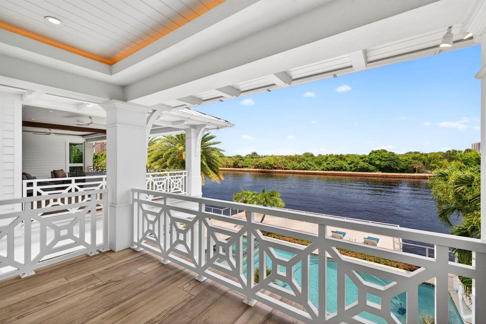 1900 Intracoastal Dr