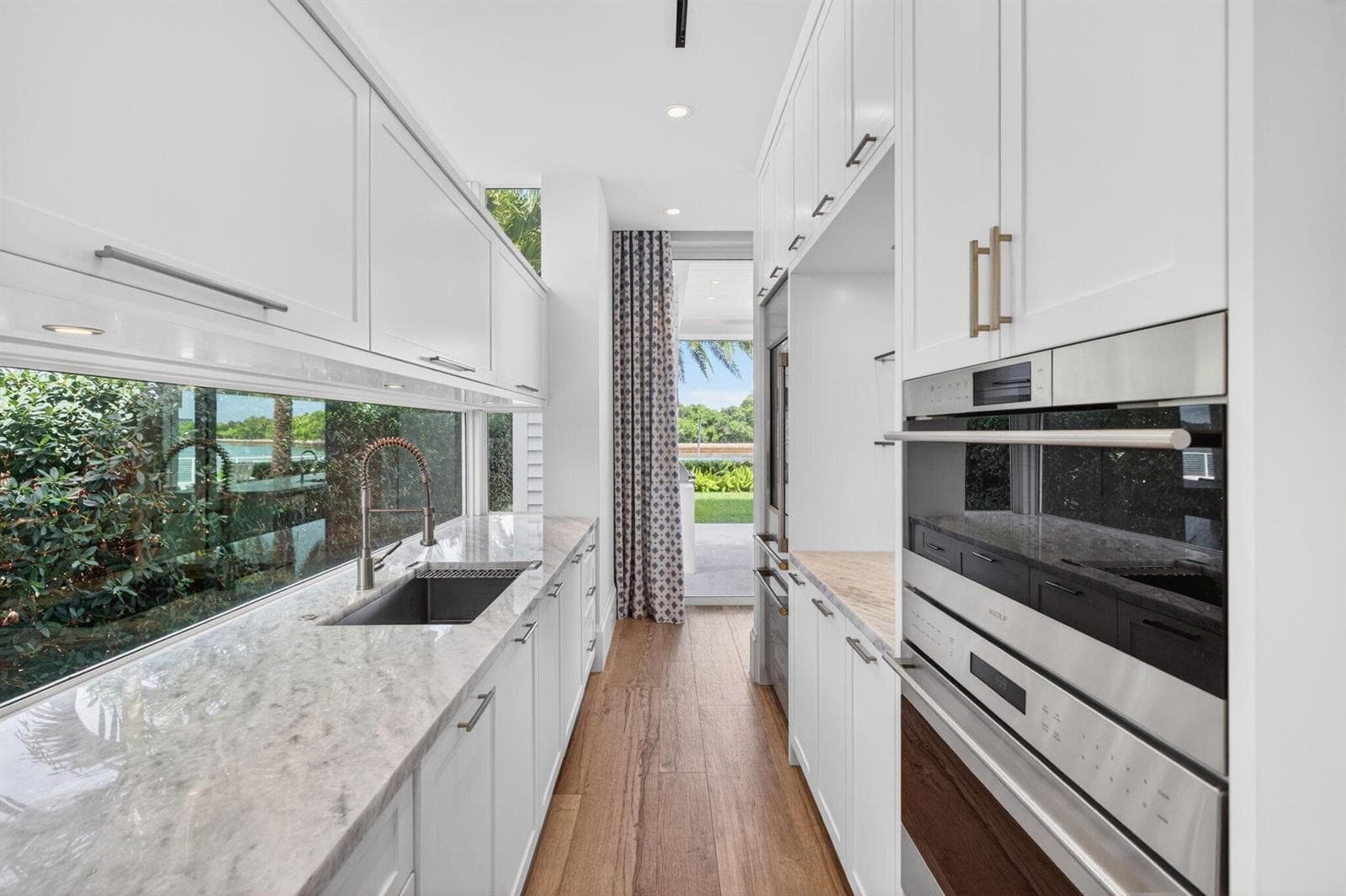 1900 Intracoastal Dr