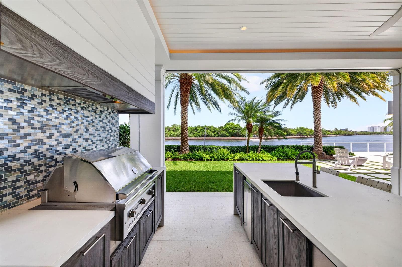 1900 Intracoastal Dr