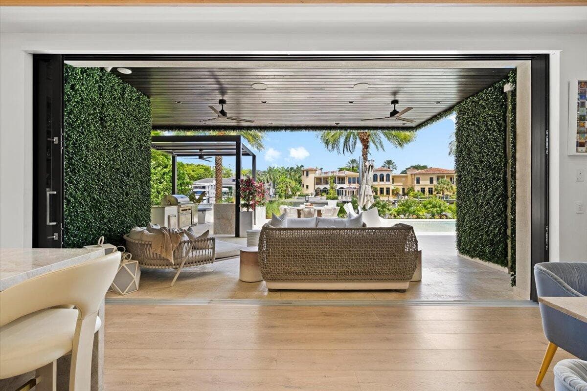 70 Isla Bahia Dr