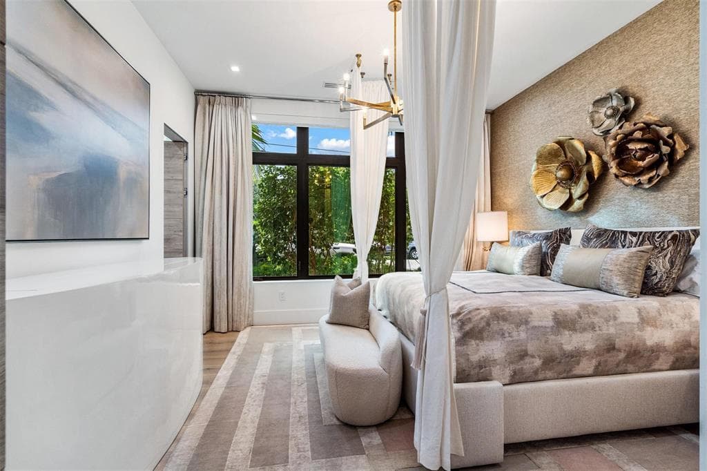 70 Isla Bahia Dr