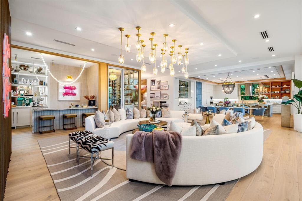 70 Isla Bahia Dr