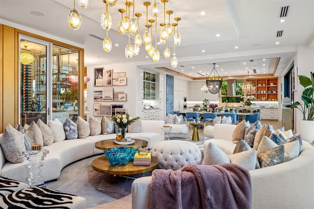 70 Isla Bahia Dr