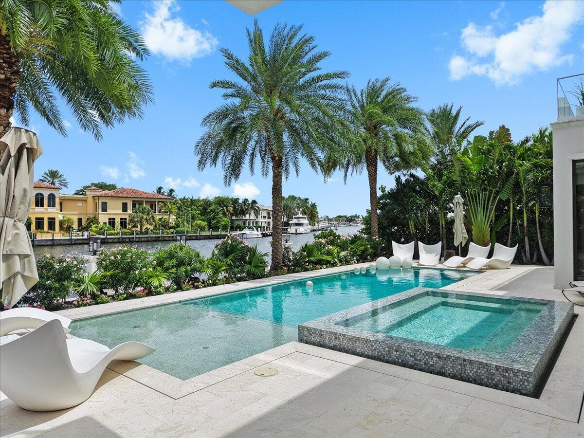 70 Isla Bahia Dr