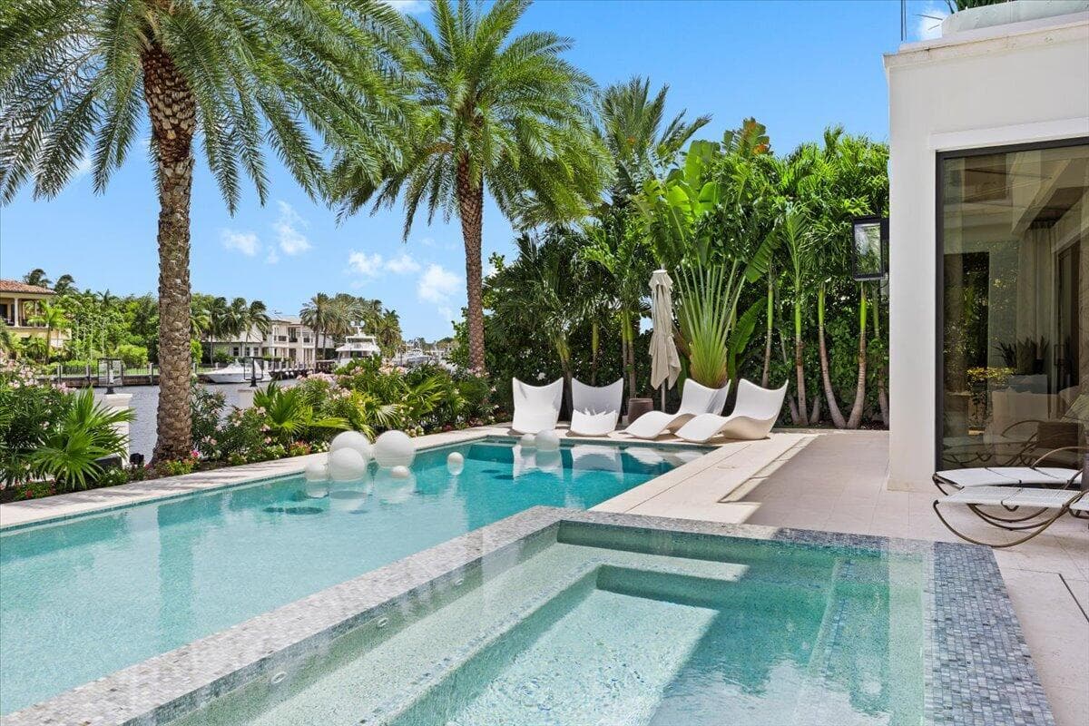 70 Isla Bahia Dr