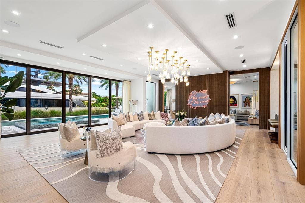 70 Isla Bahia Dr