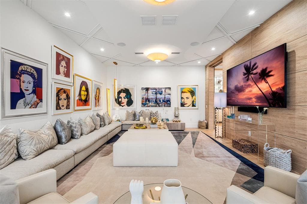 70 Isla Bahia Dr