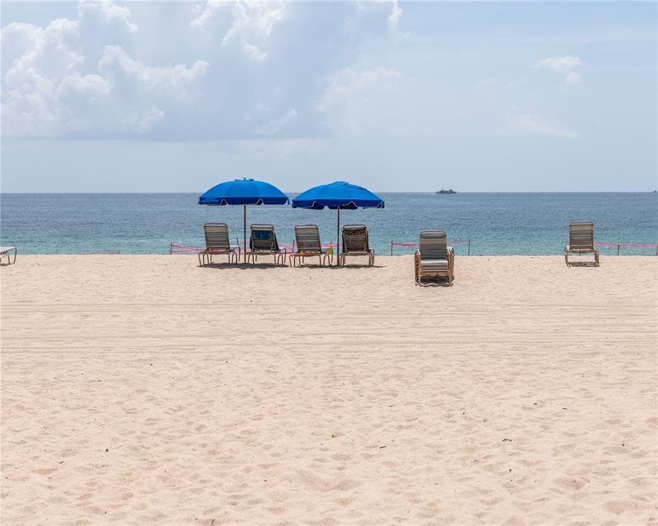 70 Isla Bahia Dr