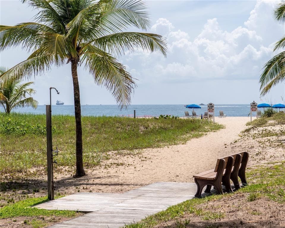 70 Isla Bahia Dr