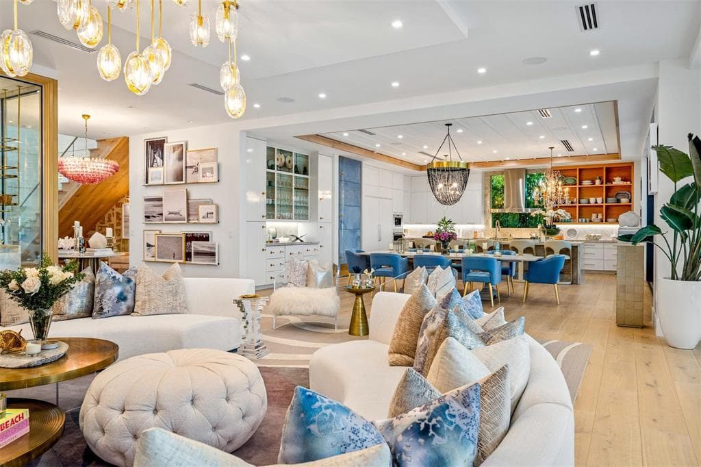 70 Isla Bahia Dr