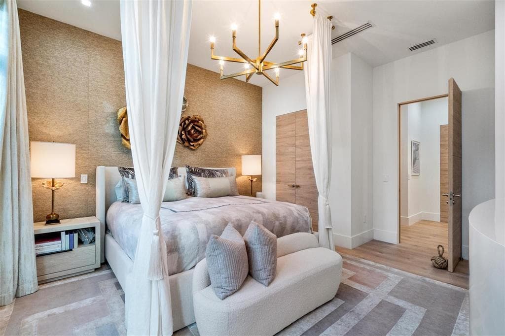 70 Isla Bahia Dr