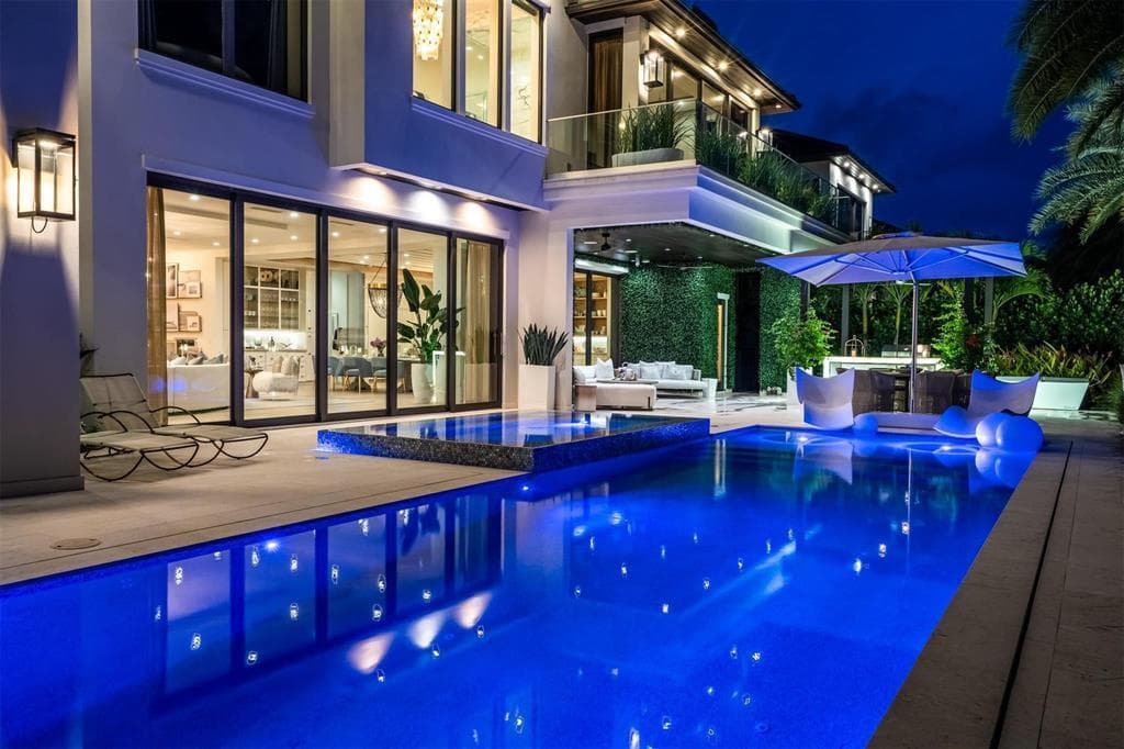 70 Isla Bahia Dr