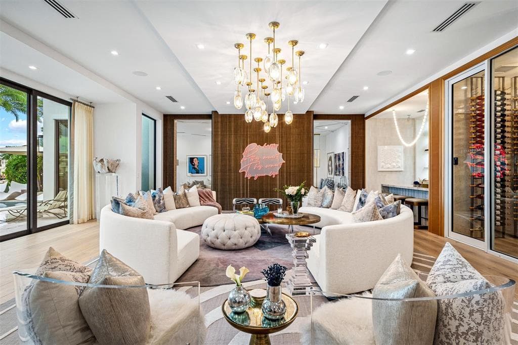 70 Isla Bahia Dr