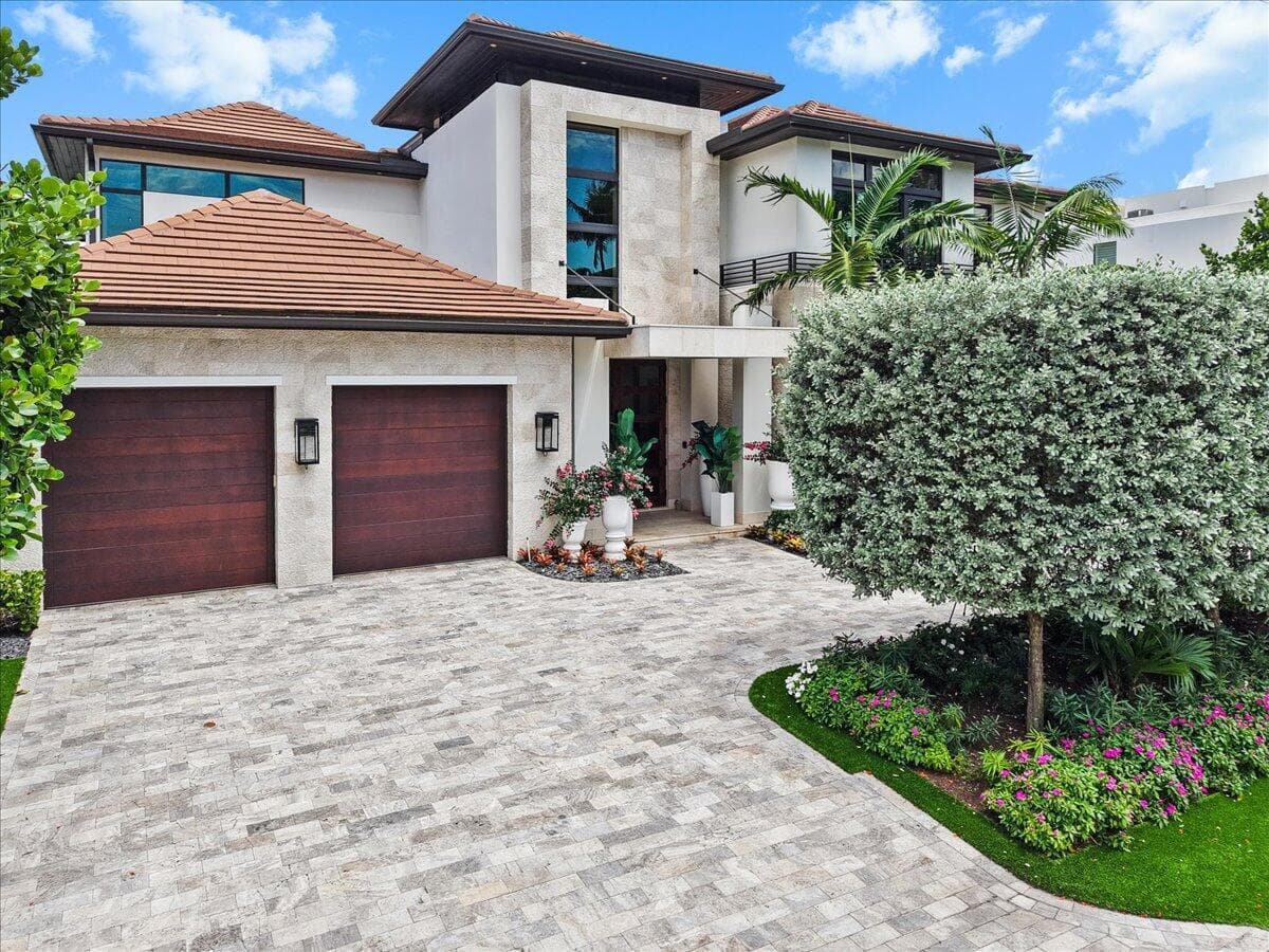 70 Isla Bahia Dr