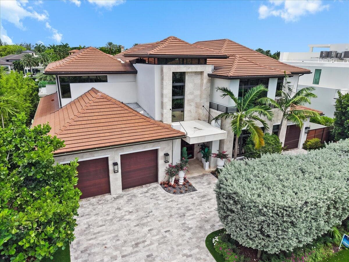 70 Isla Bahia Dr