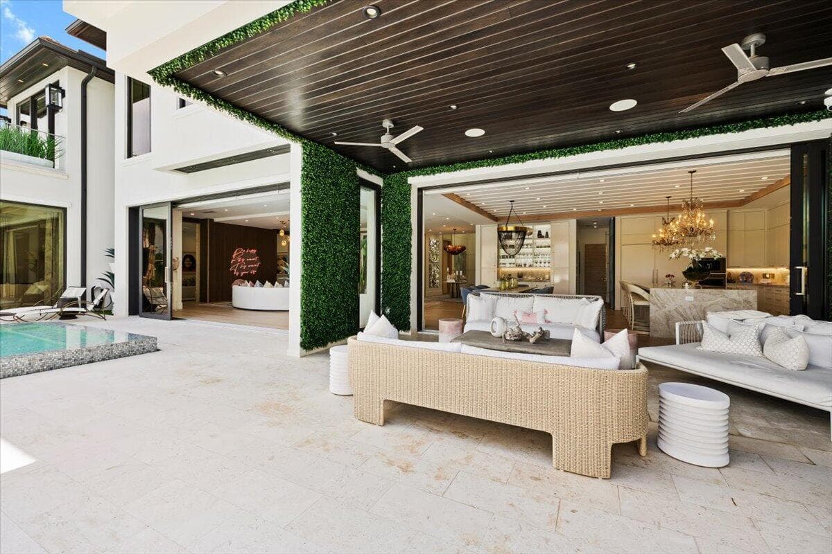 70 Isla Bahia Dr