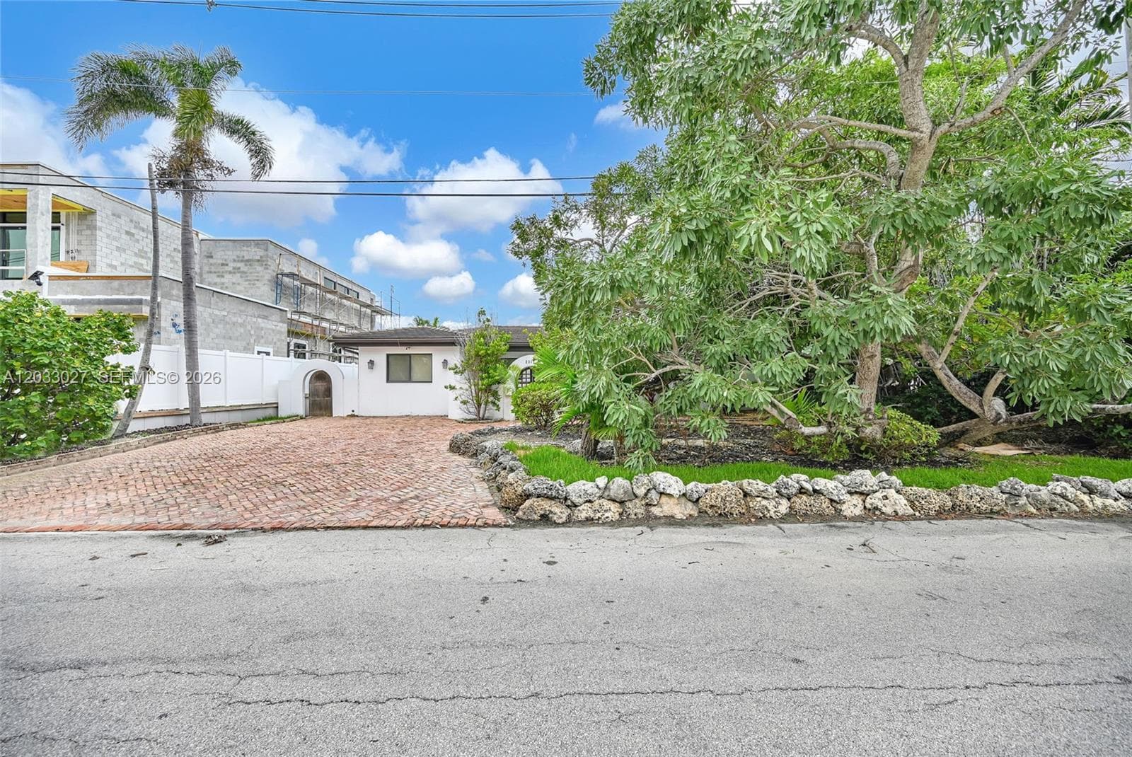 2311 Delmar Pl