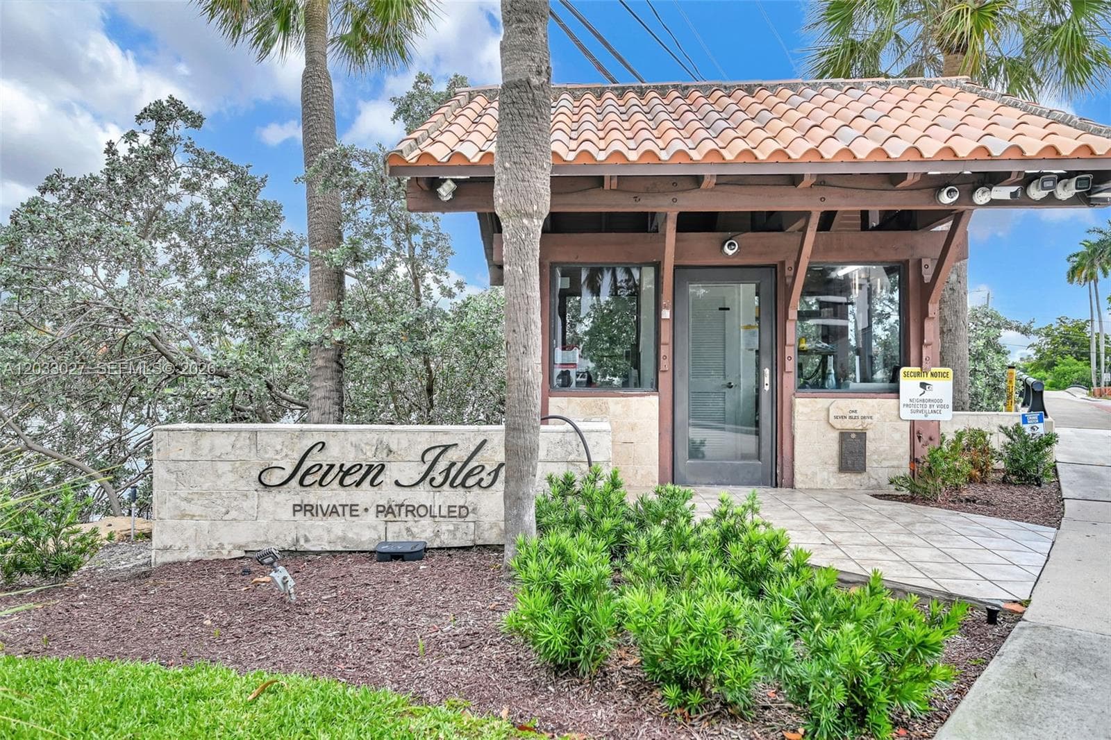 2311 Delmar Pl