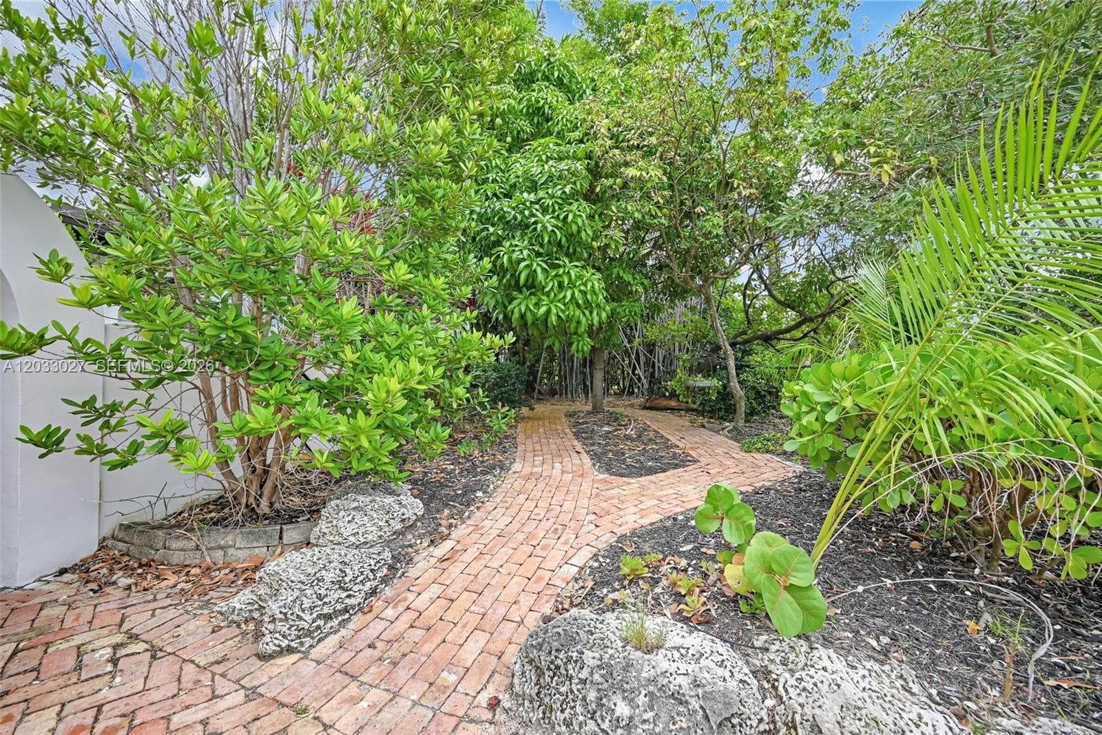 2311 Delmar Pl