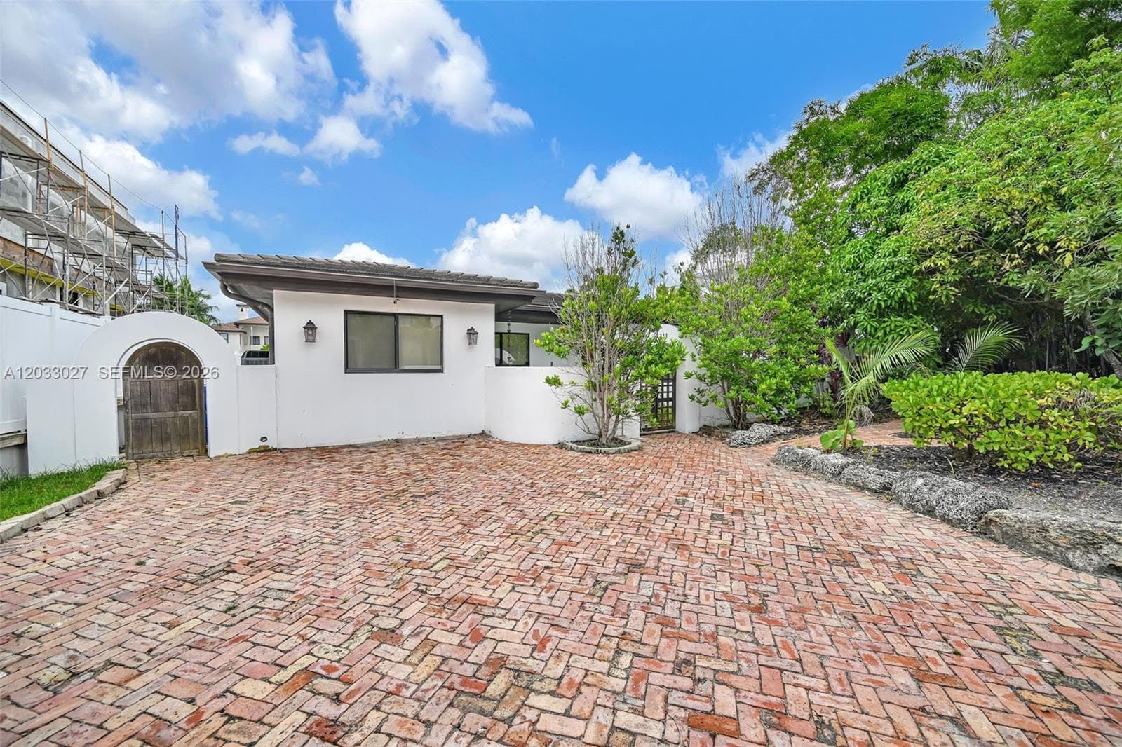 2311 Delmar Pl