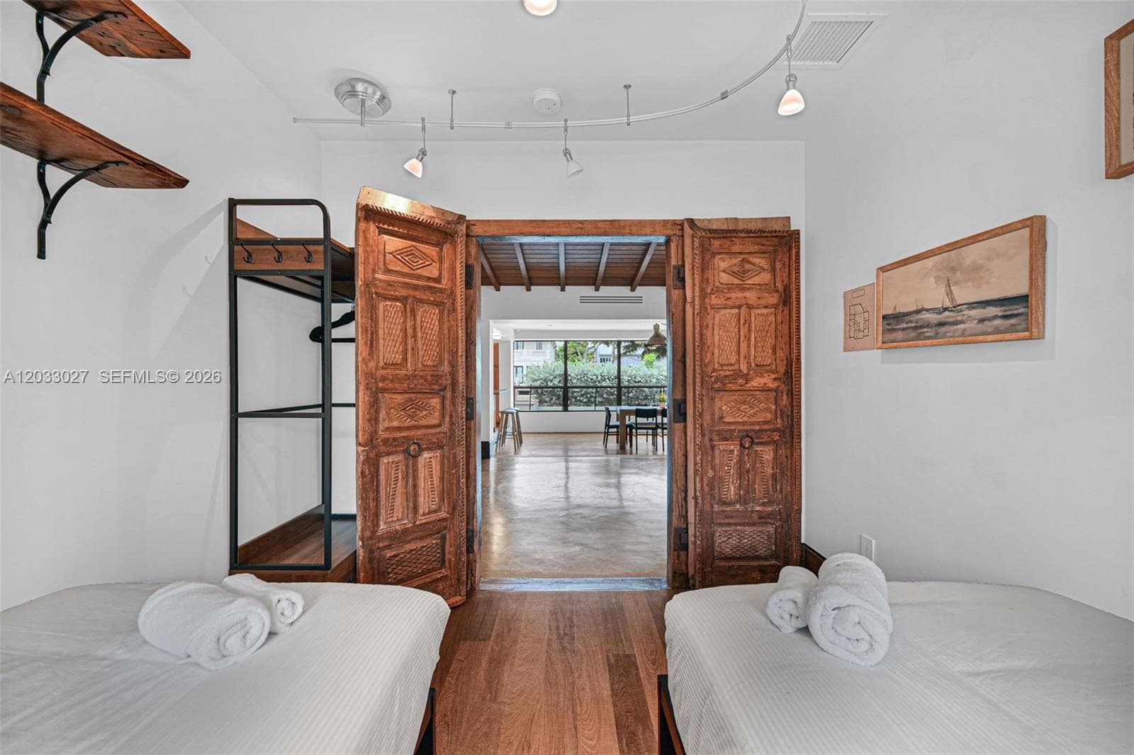 2311 Delmar Pl