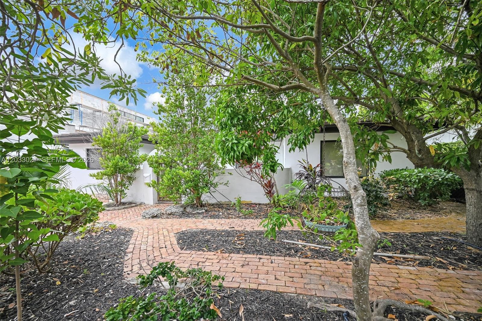 2311 Delmar Pl