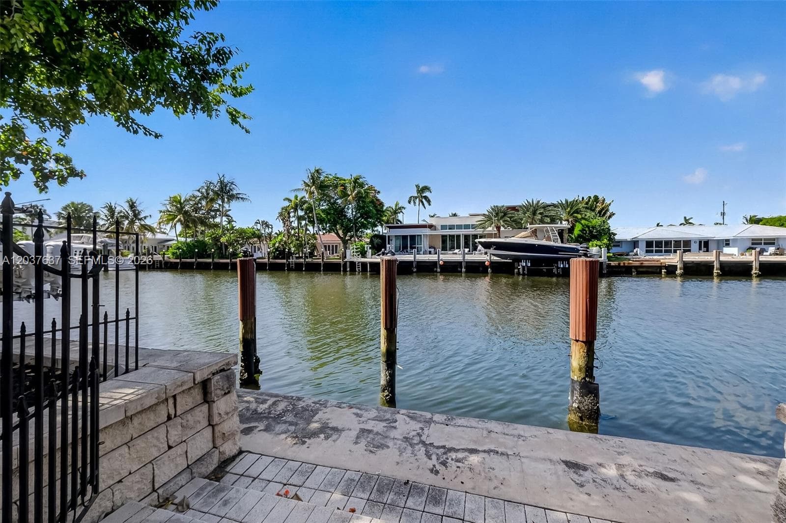 2832 NE 24th Ct