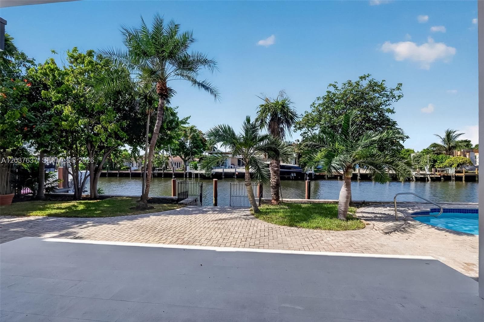 2832 NE 24th Ct