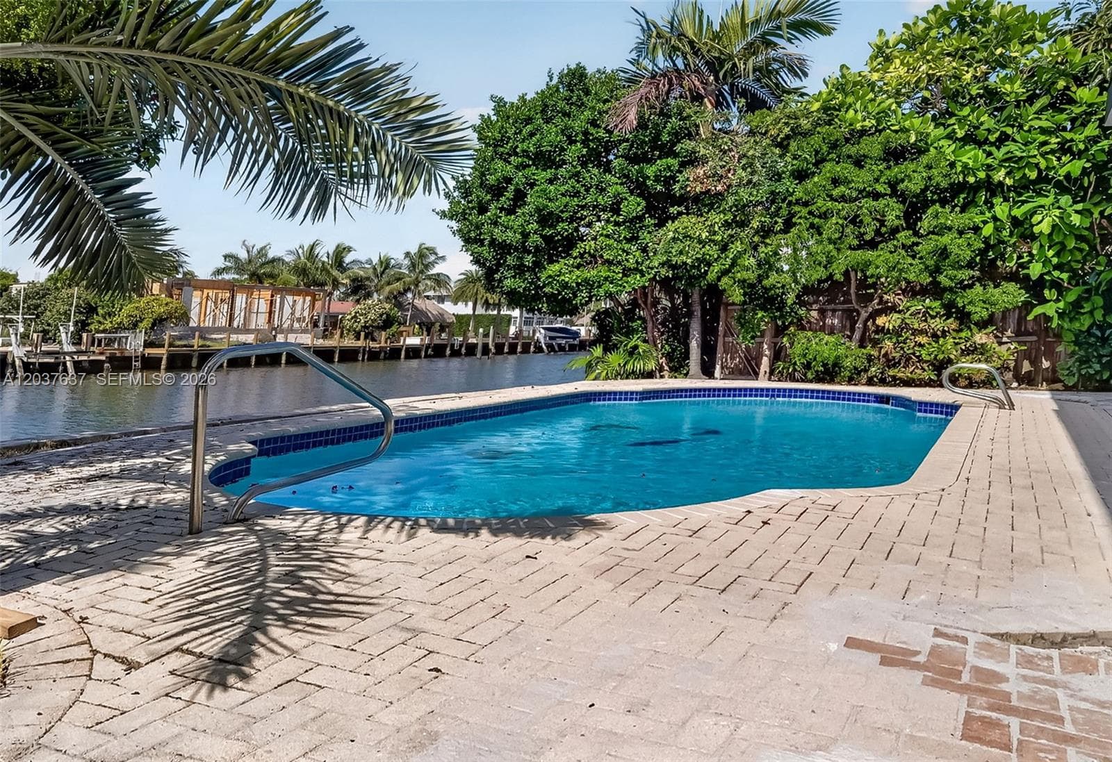 2832 NE 24th Ct