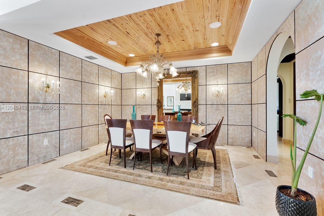 2601 Delmar Pl