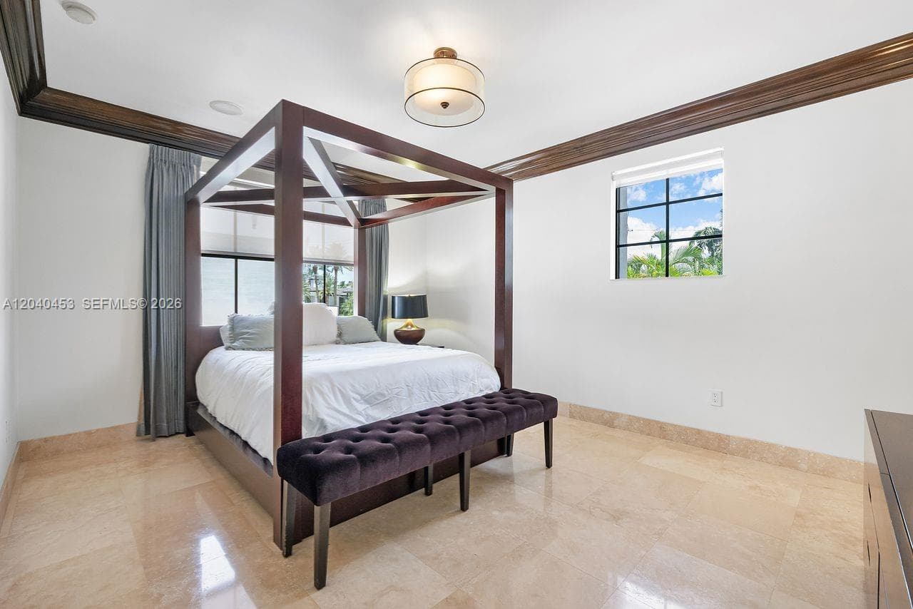 2601 Delmar Pl