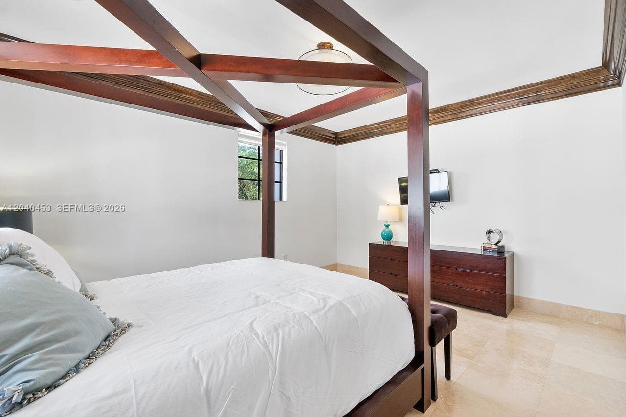 2601 Delmar Pl