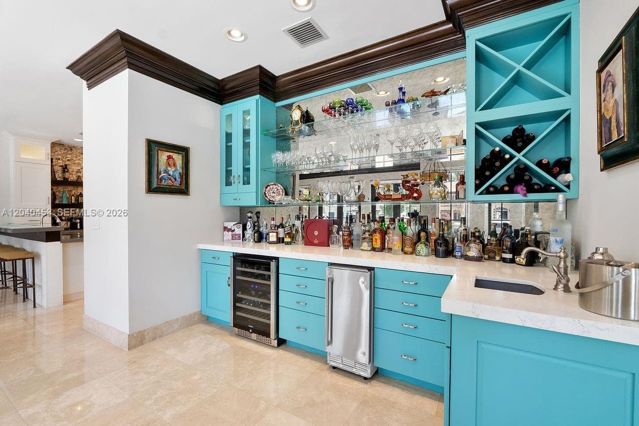 2601 Delmar Pl